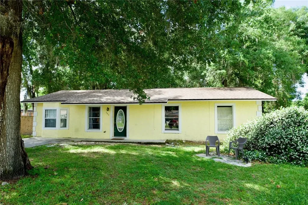 305 Kristin Court Umatilla FL 32784