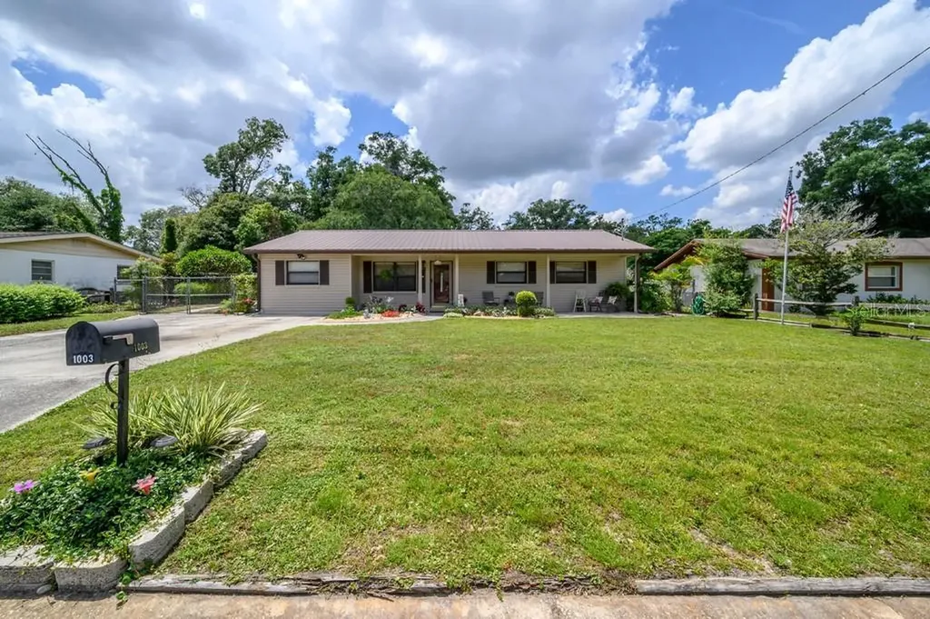 1003 N Crystal Terrace Plant City FL 33563