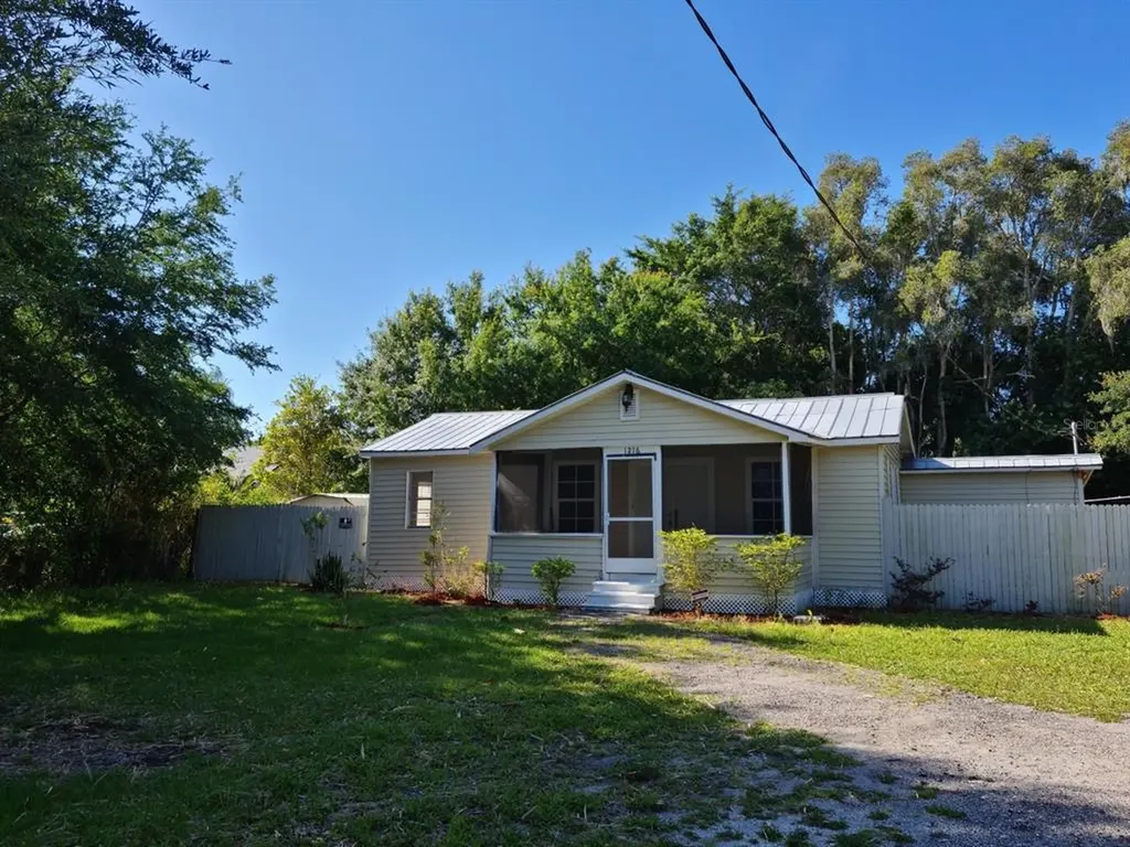 1216 Idlewild Court Sarasota FL 34243