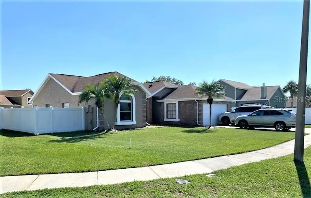 2020 Kinder Court Orlando FL 32837
