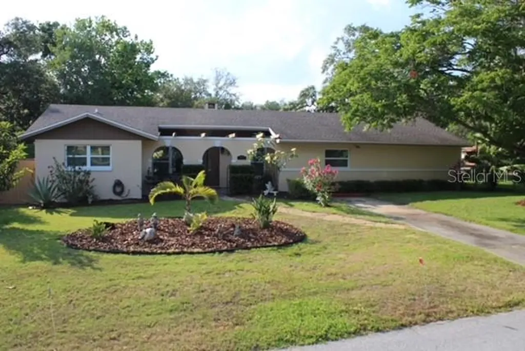 2120 The Crescent Clermont FL 34711