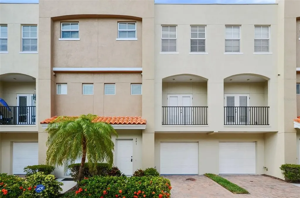 541 101st Avenue N St Petersburg FL 33702