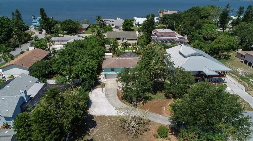 2300 79th Court W Bradenton FL 34209
