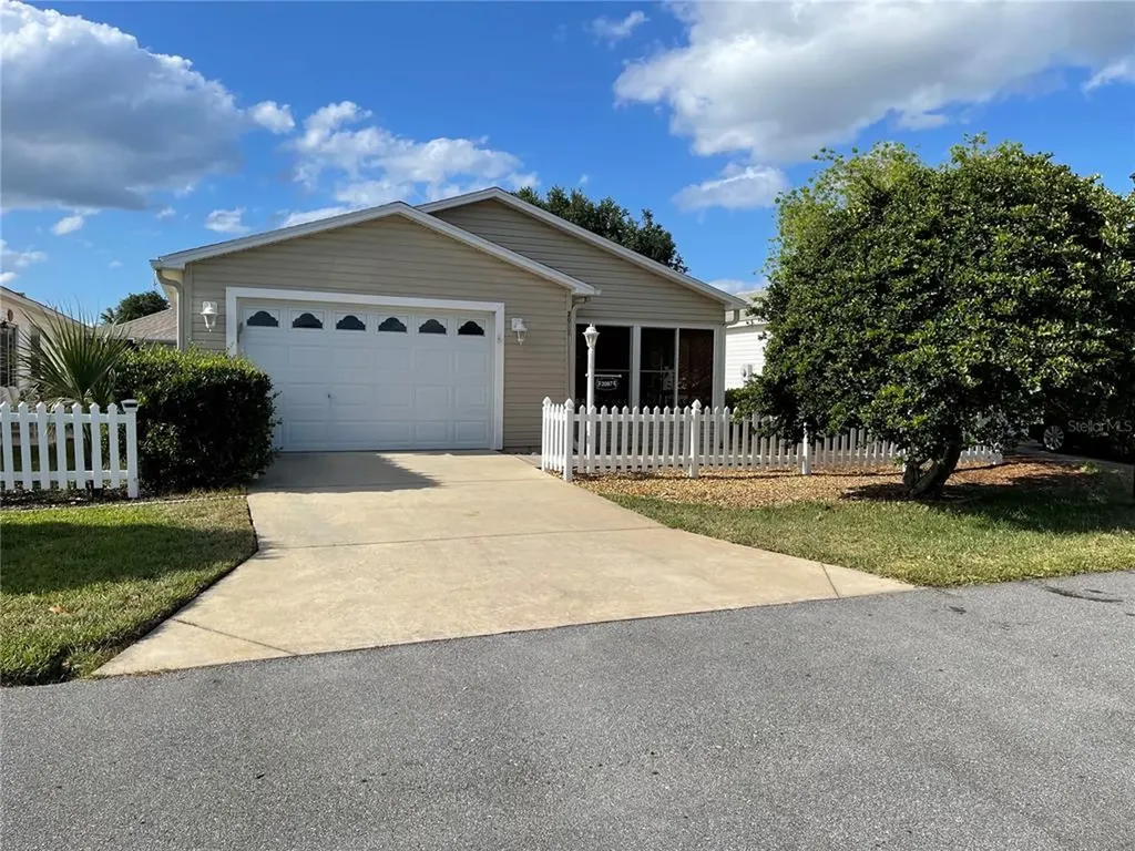 2087 Broyhill Avenue The Villages FL 32162