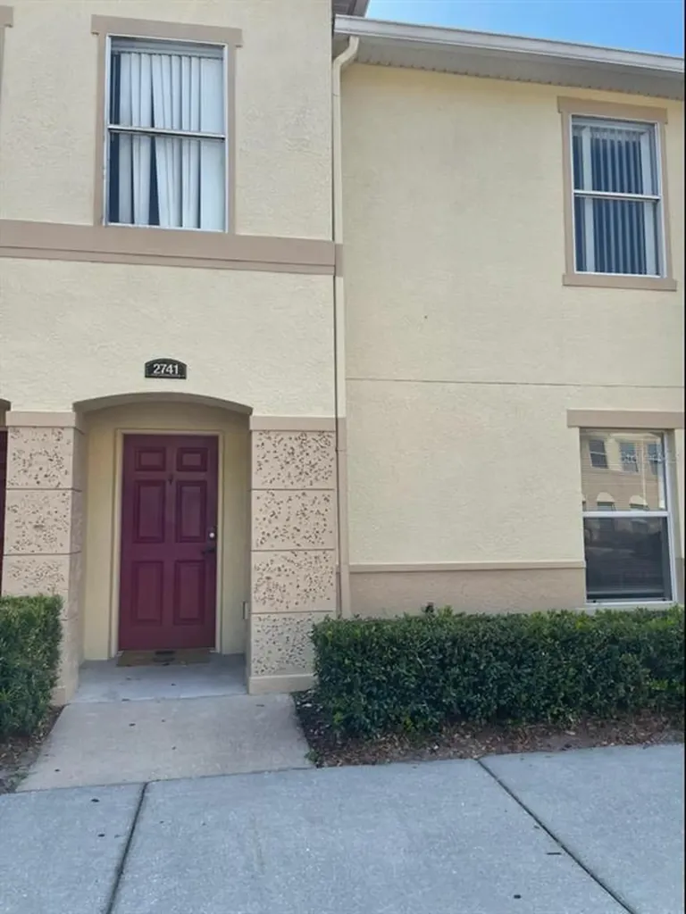2741 Club Cortile Circle Kissimmee FL 34746