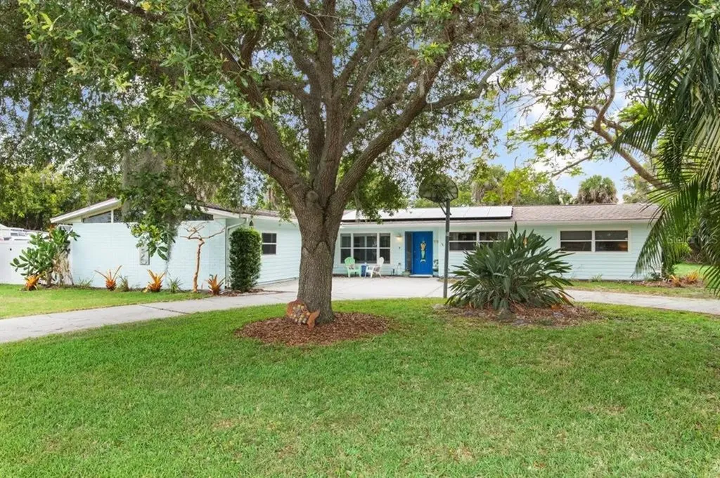 6124 Olive Avenue Sarasota FL 34231