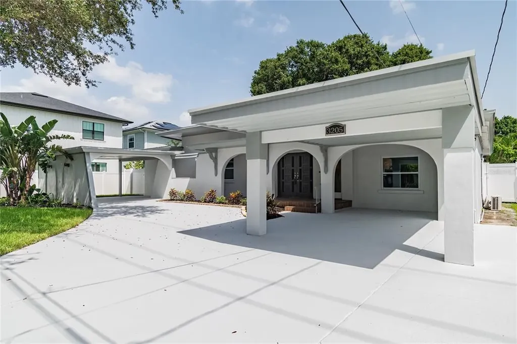 3205 W Lemon Street Tampa FL 33609