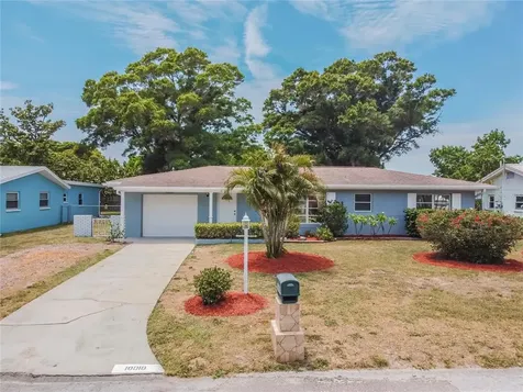 10010 109th Street Seminole FL 33772