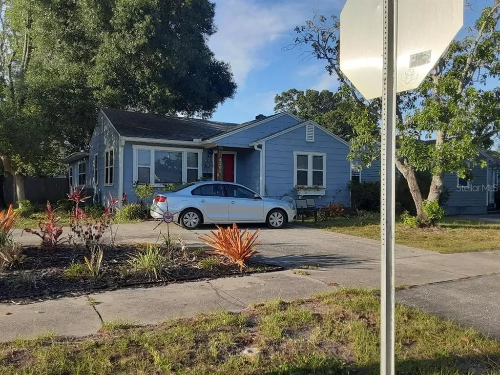 4263 12th Avenue N St Petersburg FL 33713