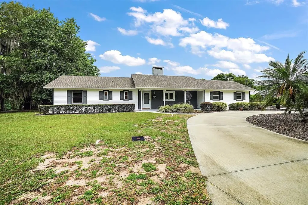 625 S Grandview Street Mount Dora FL 32757