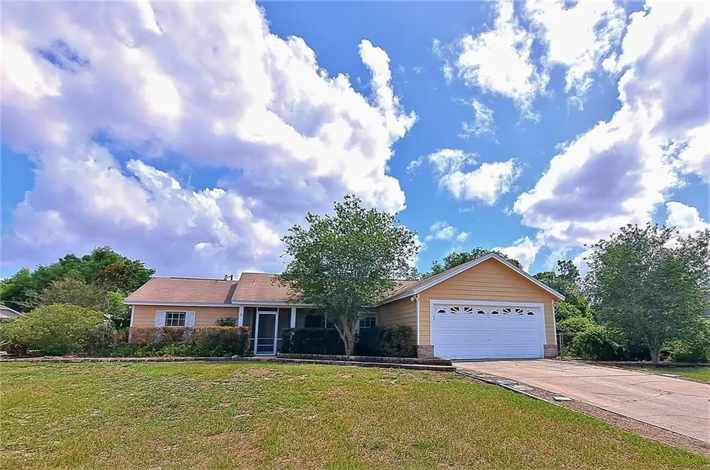 2885 Obannion Street Deltona FL 32738