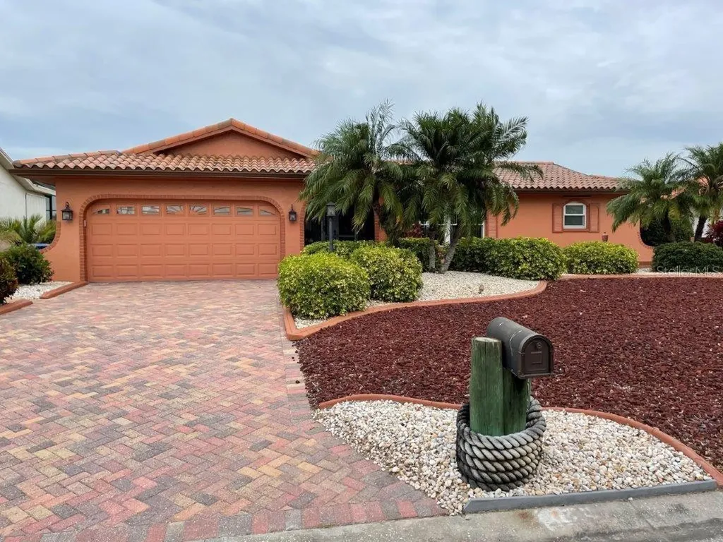905 Chipaway Drive Apollo Beach FL 33572