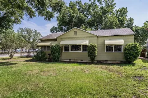 921 W Candlewood Avenue Tampa FL 33603