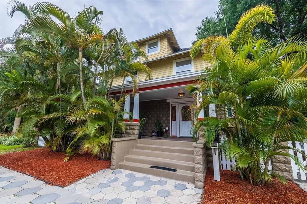 318 8th Avenue N St Petersburg FL 33701