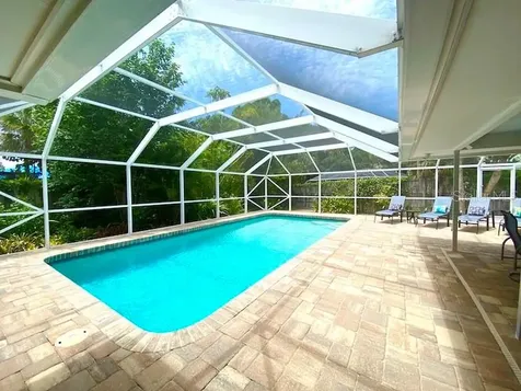 718 Birdsong Lane Sarasota FL 34242