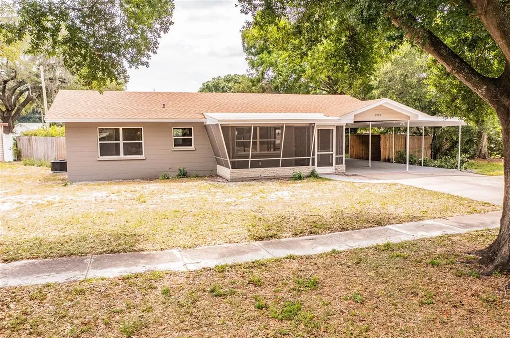 1907 E Elm Road Lakeland FL 33801