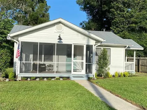 13822 13th Street Dade City FL 33525
