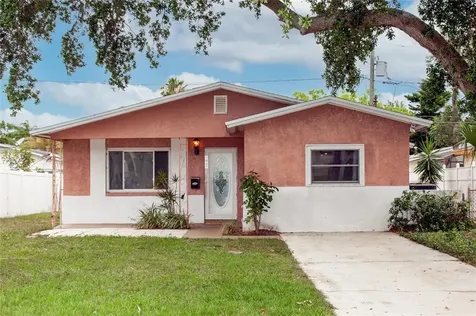 1867 Massachusetts Avenue NE St Petersburg FL 33703