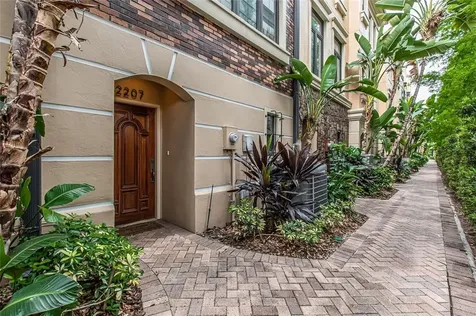 2207 Soho Bay Court Tampa FL 33606