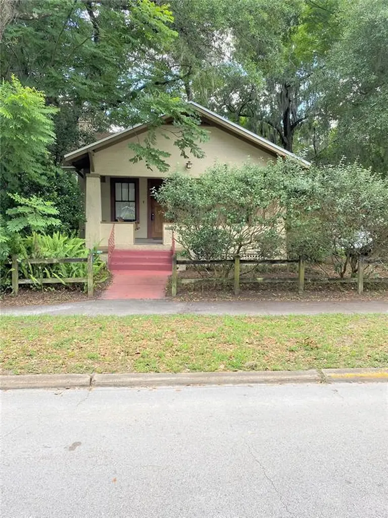 228 W Wisconsin Avenue Deland FL 32720