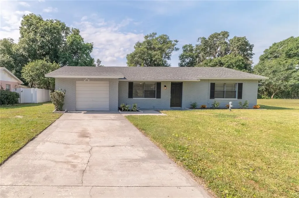 6329 Sweetwater Drive E Lakeland FL 33811