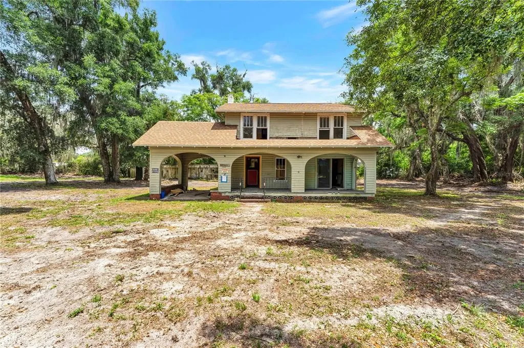 105 S Blue Lake Avenue Deland FL 32724