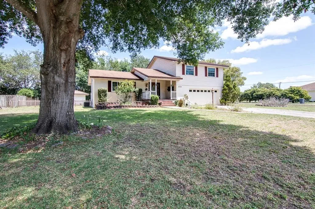 2328 Roslyn Lane Lakeland FL 33812