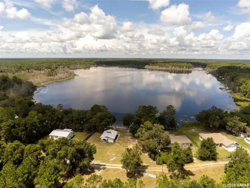 111 Lake Vause Trail Hawthorne FL 32640