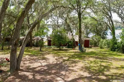 174 Morris Lake Drive Hawthorne FL 32640