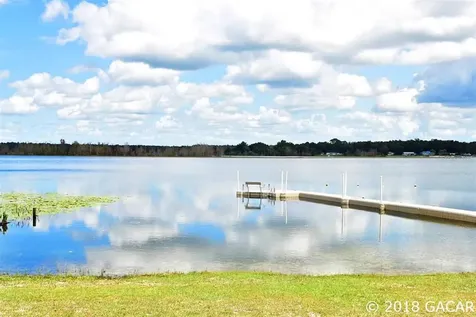 132 E Sunnyside Beach Road Hawthorne FL 32640