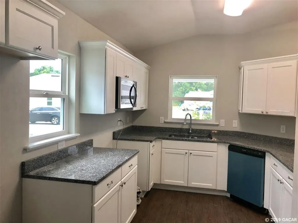 617 SW 251st Street Newberry FL 32669