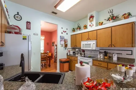 10 NE Ishie Avenue Bronson FL 32621
