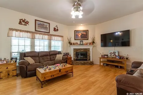 10 NE Ishie Avenue Bronson FL 32621