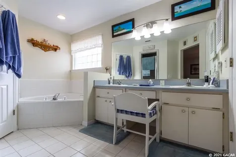10 NE Ishie Avenue Bronson FL 32621