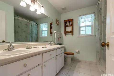 10 NE Ishie Avenue Bronson FL 32621