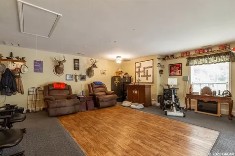 10 NE Ishie Avenue Bronson FL 32621