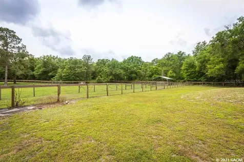 10 NE Ishie Avenue Bronson FL 32621