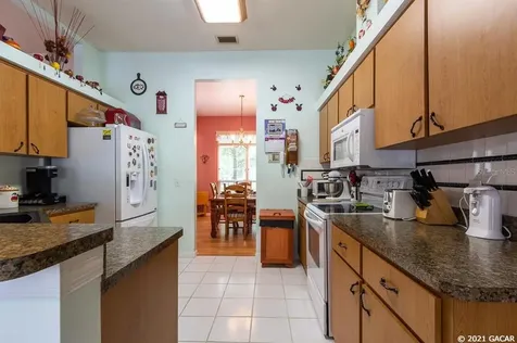 10 NE Ishie Avenue Bronson FL 32621