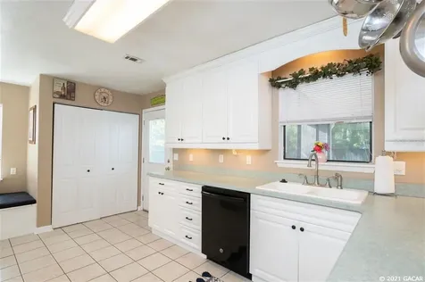 2725 NW 47th Avenue Gainesville FL 32605