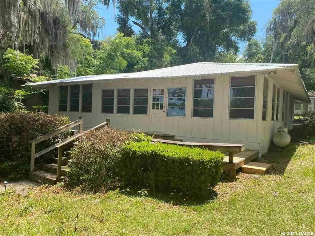 144 Lake Winnott Road Hawthorne FL 32640