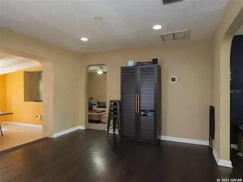 2051 NW 7th Place Gainesville FL 32603