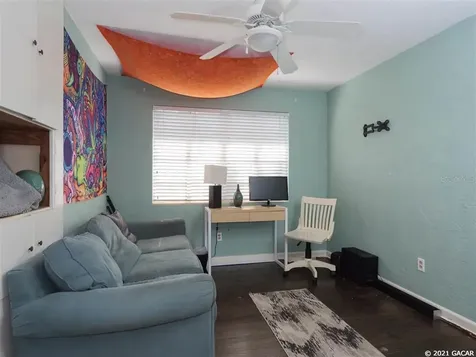 2051 NW 7th Place Gainesville FL 32603