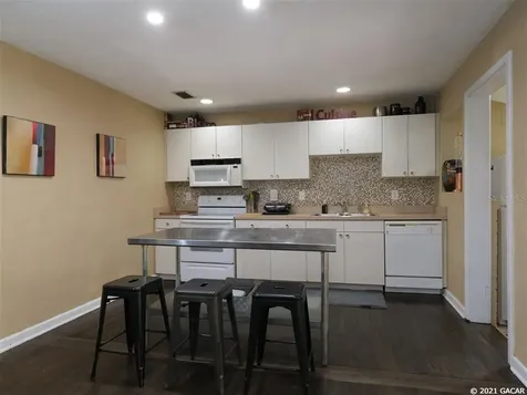 2051 NW 7th Place Gainesville FL 32603