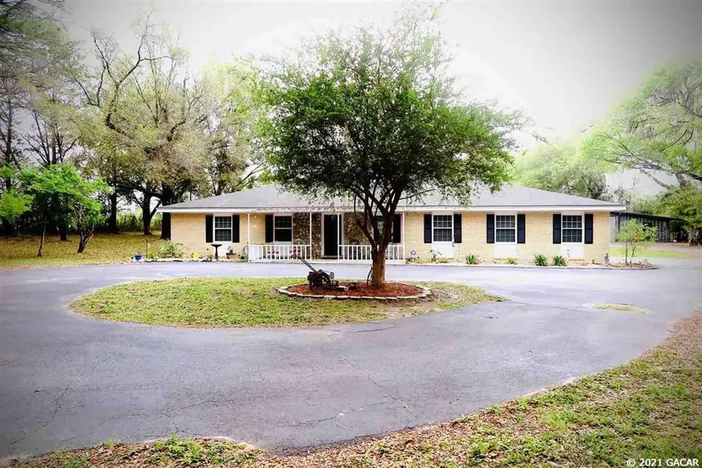 19721 NW 62nd Avenue Alachua FL 32615