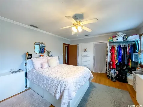 1040 SW 11th Terrace Gainesville FL 32601