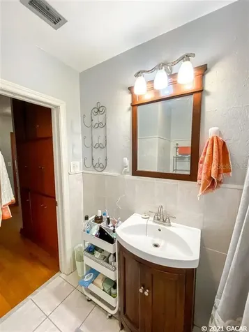 1040 SW 11th Terrace Gainesville FL 32601