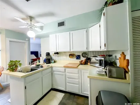 1040 SW 11th Terrace Gainesville FL 32601