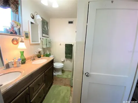 1040 SW 11th Terrace Gainesville FL 32601