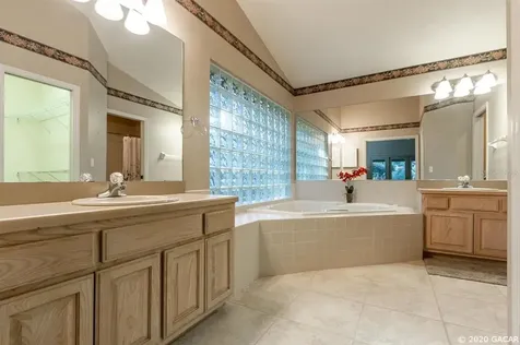 9518 SW 51 Road Gainesville FL 32608