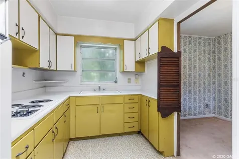 925 NW 40th Terrace Gainesville FL 32605